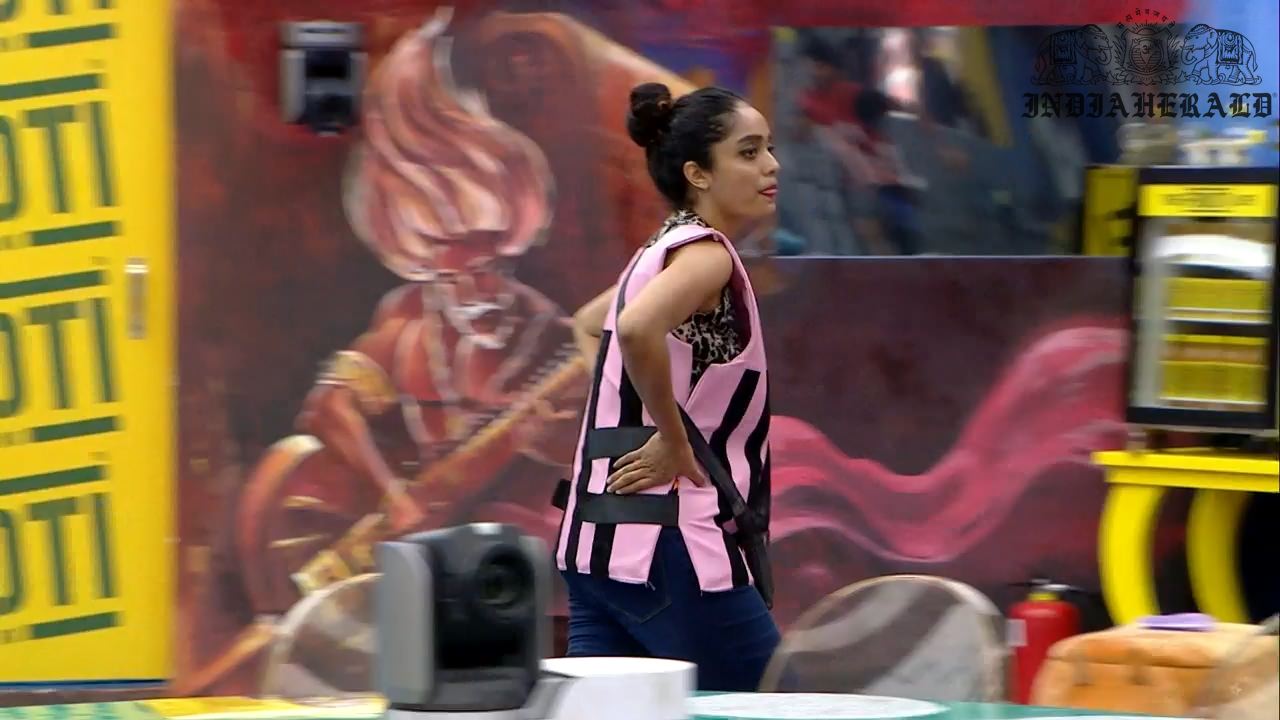 Bigg Boss Tamil Season 3 Day 45 Hot Stills Set 2