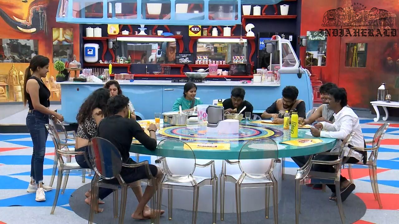 Bigg Boss Tamil Season 3 Day 45 Hot Stills Set 2