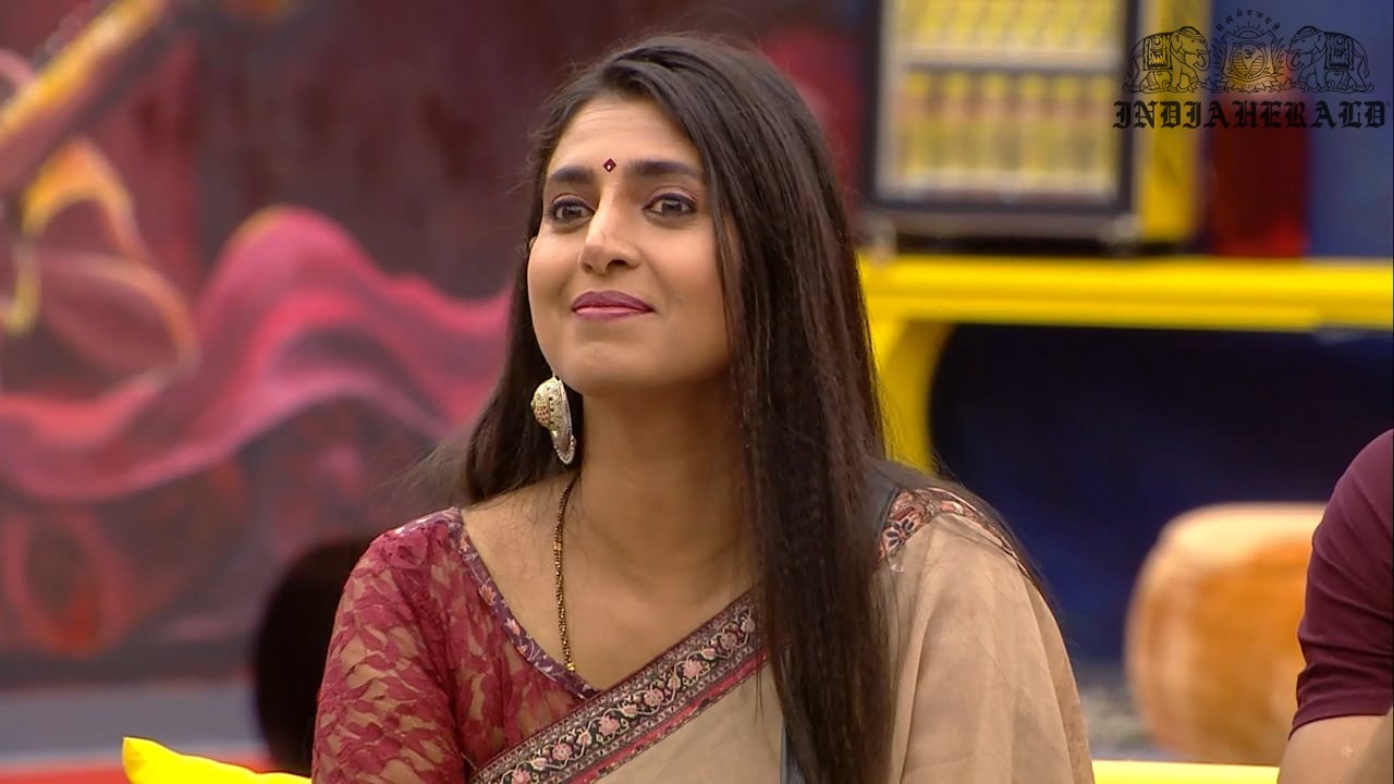 Bigg Boss Tamil Season 3 Day 46 Hot Stills Set 2