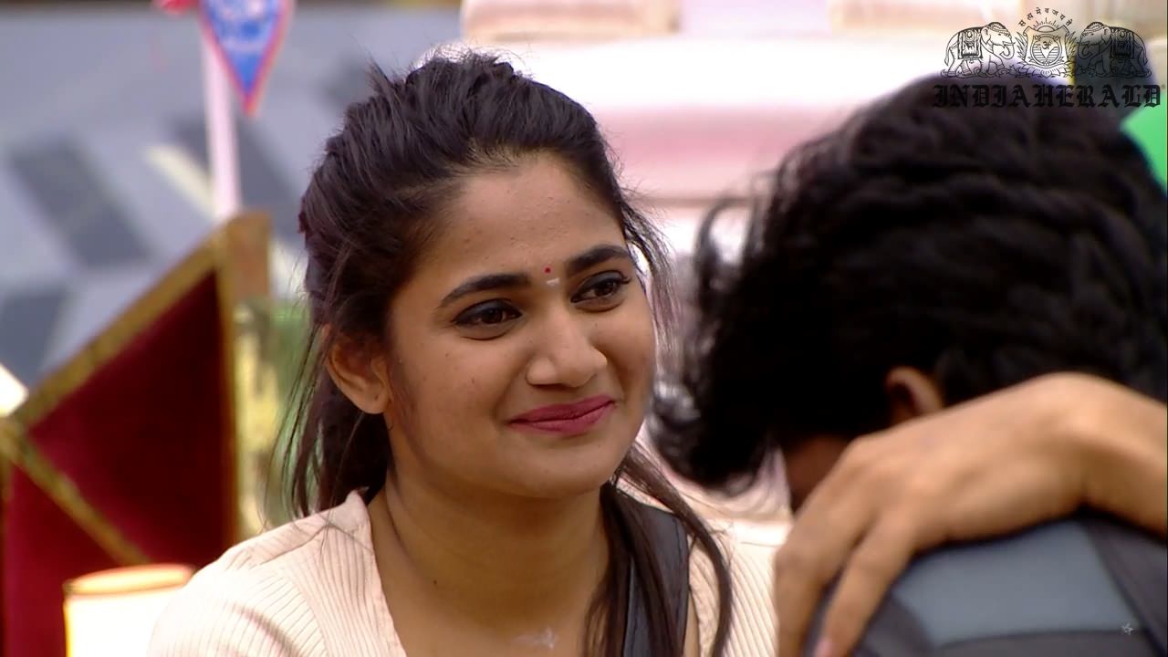 Bigg Boss Tamil Season 3 Day 46 Hot Stills Set 2