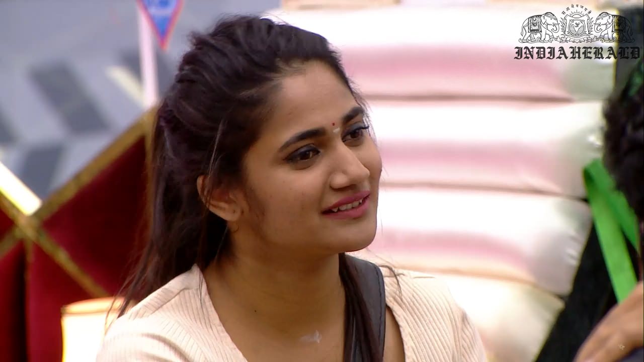 Bigg Boss Tamil Season 3 Day 46 Hot Stills Set 2