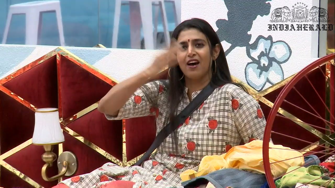 Bigg Boss Tamil Season 3 Day 47 Hot Stills Set 2
