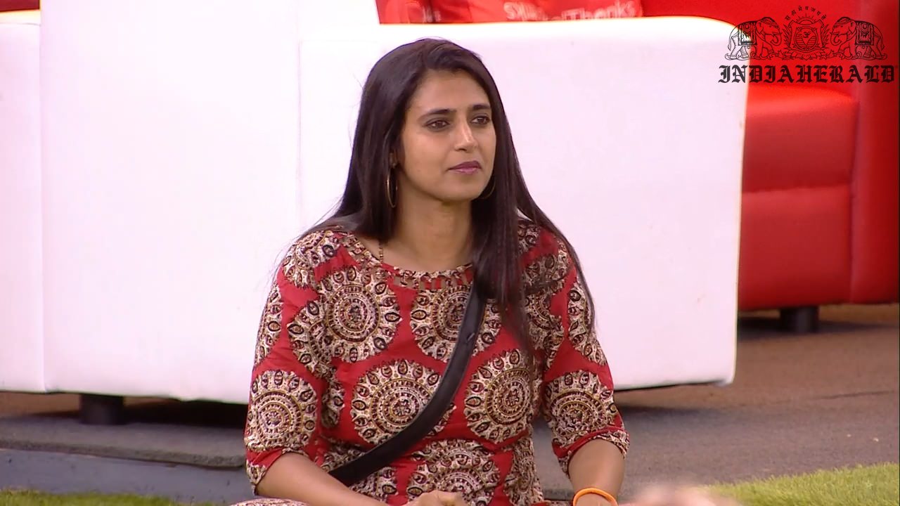 Bigg Boss Tamil Season 3 Day 47 Hot Stills Set 3