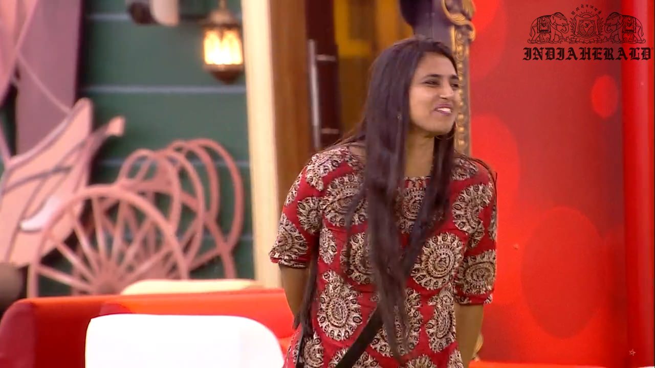 Bigg Boss Tamil Season 3 Day 47 Hot Stills Set 3