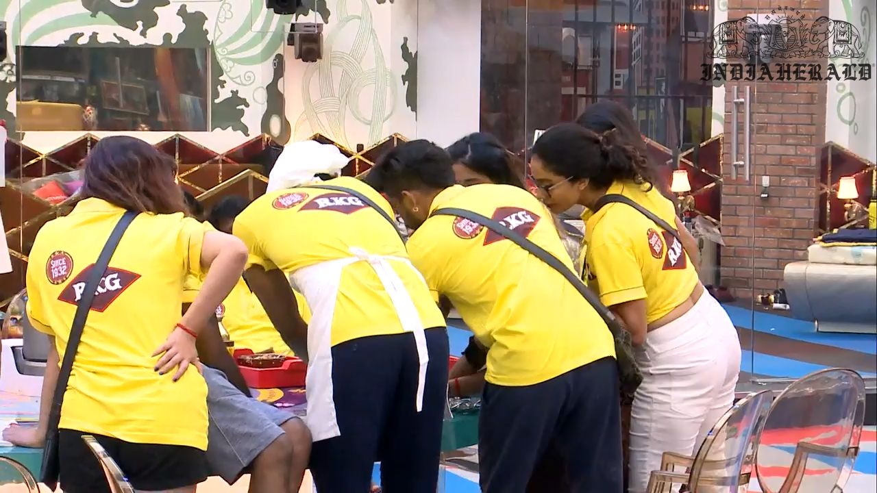 Bigg Boss Tamil Season 3 Day 47 Hot Stills Set 3