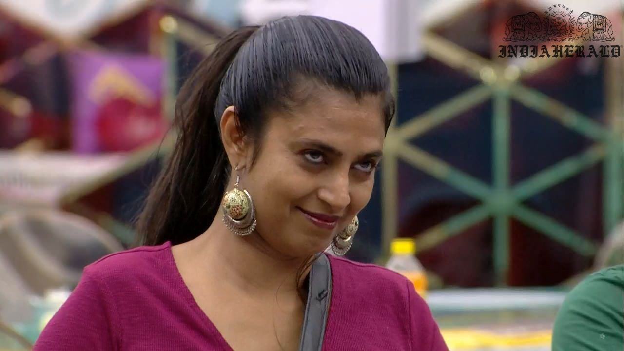 Bigg Boss Tamil Season 3 Day 48 Hot Stills Set 1