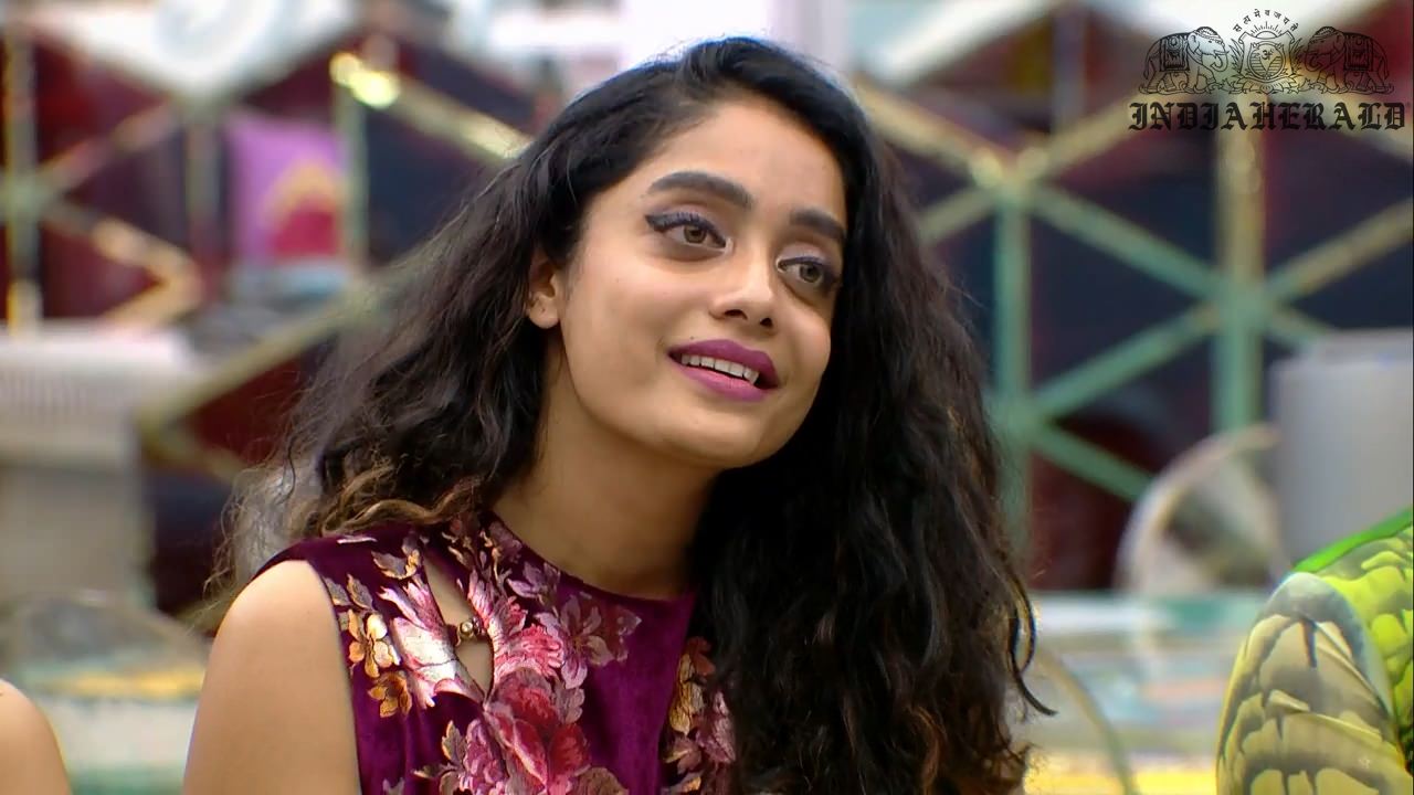 Bigg Boss Tamil Season 3 Day 48 Hot Stills Set 3