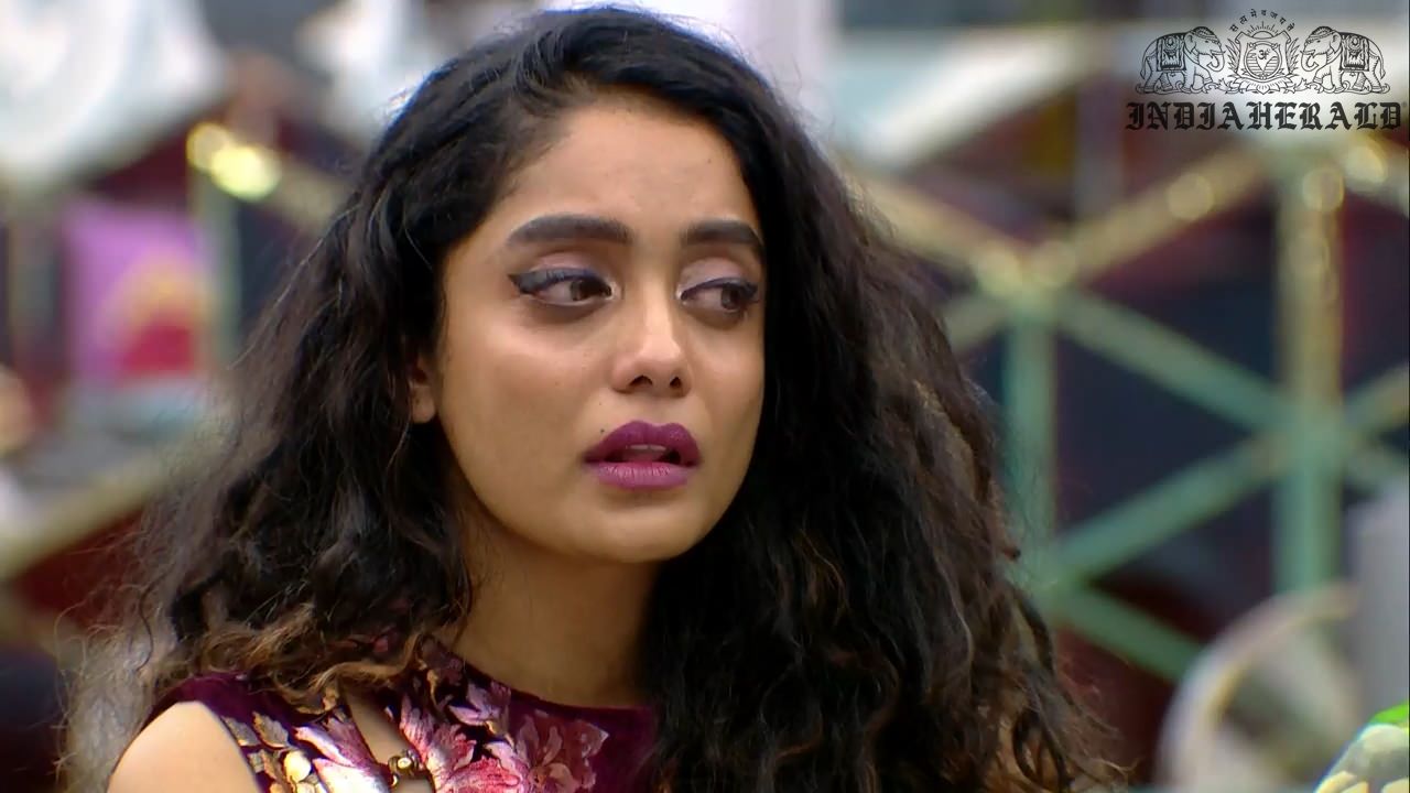 Bigg Boss Tamil Season 3 Day 48 Hot Stills Set 3