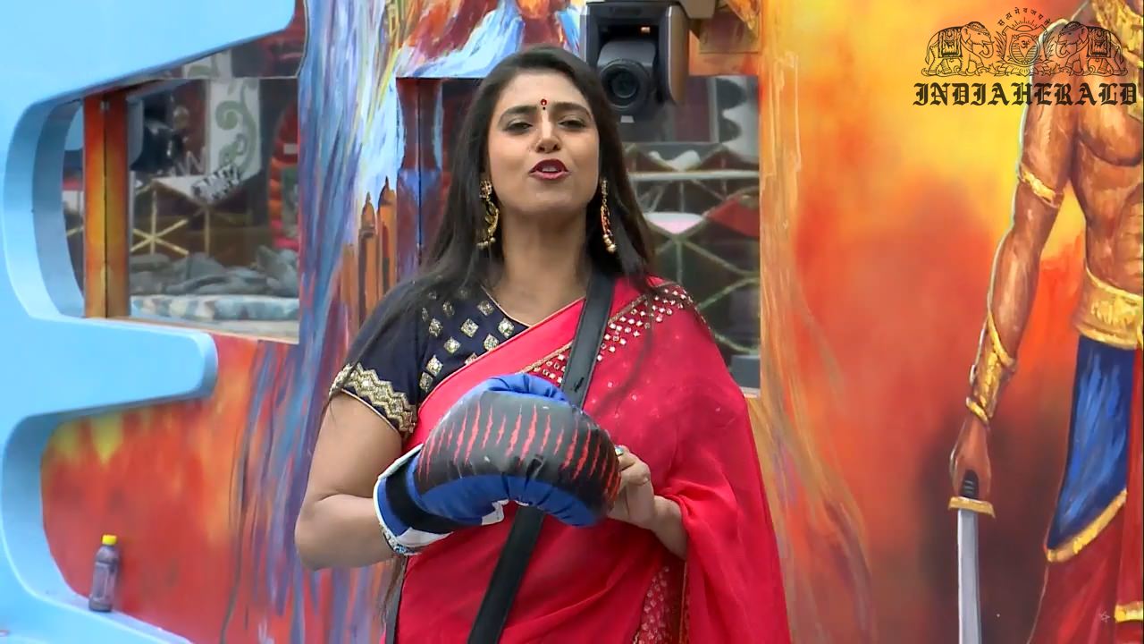 Bigg Boss Tamil Season 3 Day 48 Hot Stills Set 3