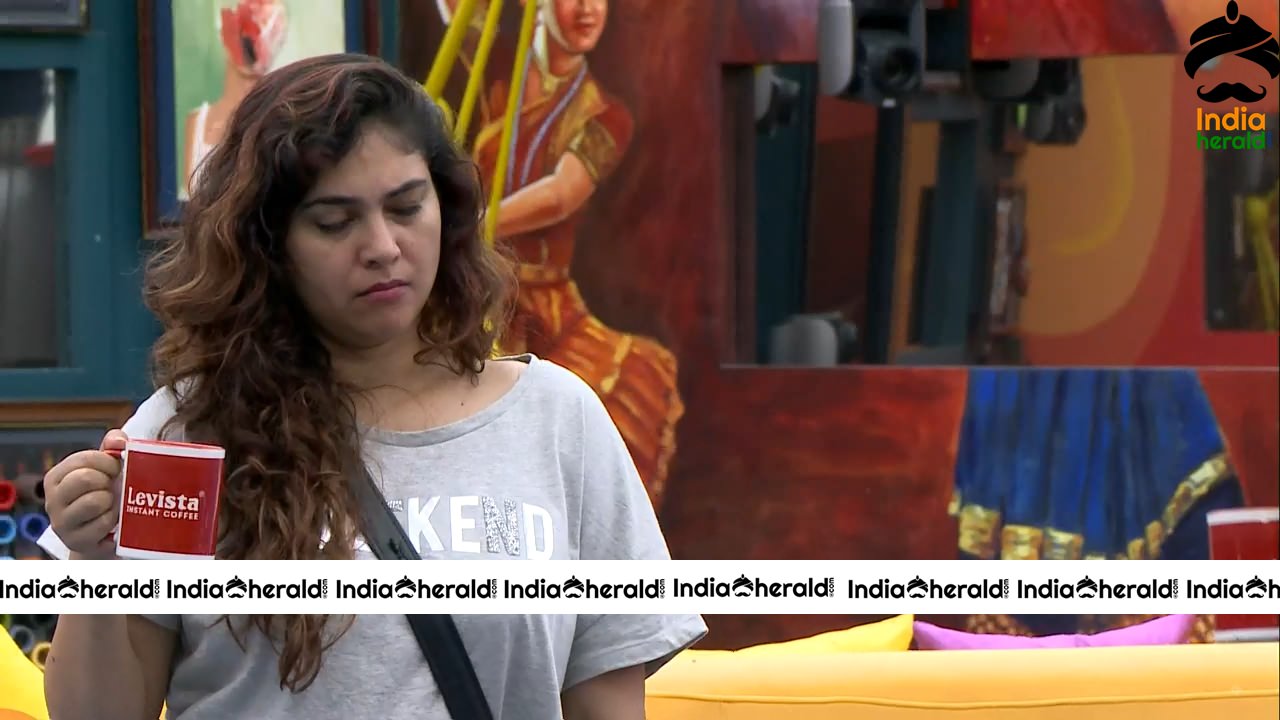 Bigg Boss Tamil Season 3 Day 50 Hot Stills Set 1