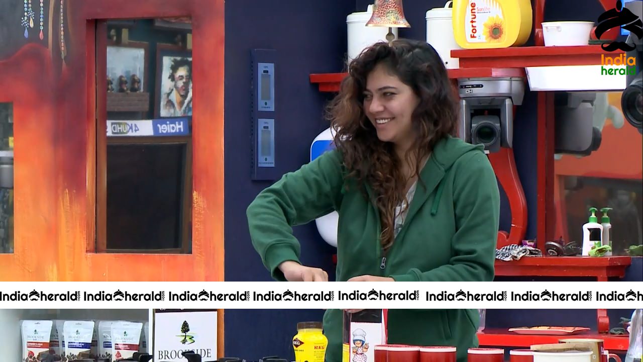 Bigg Boss Tamil Season 3 Day 50 Hot Stills Set 1