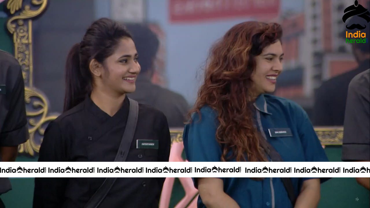 Bigg Boss Tamil Season 3 Day 50 Hot Stills Set 3