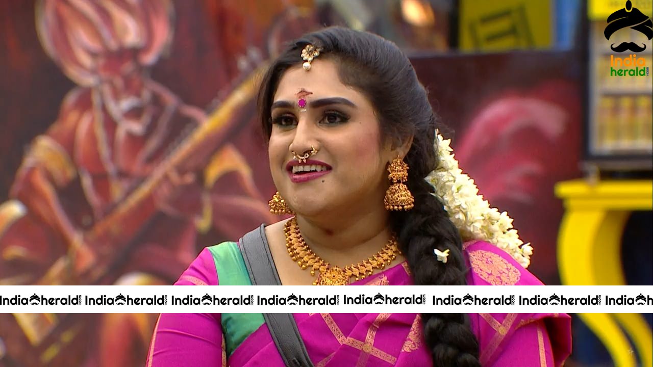Bigg Boss Tamil Season 3 Day 50 Hot Stills Set 3
