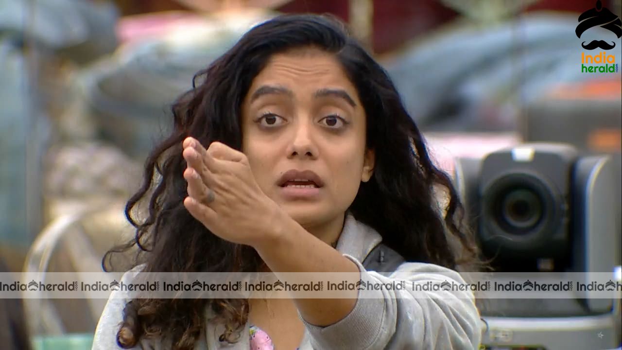 Bigg Boss Tamil Season 3 Day 51 Hot Stills Set 1