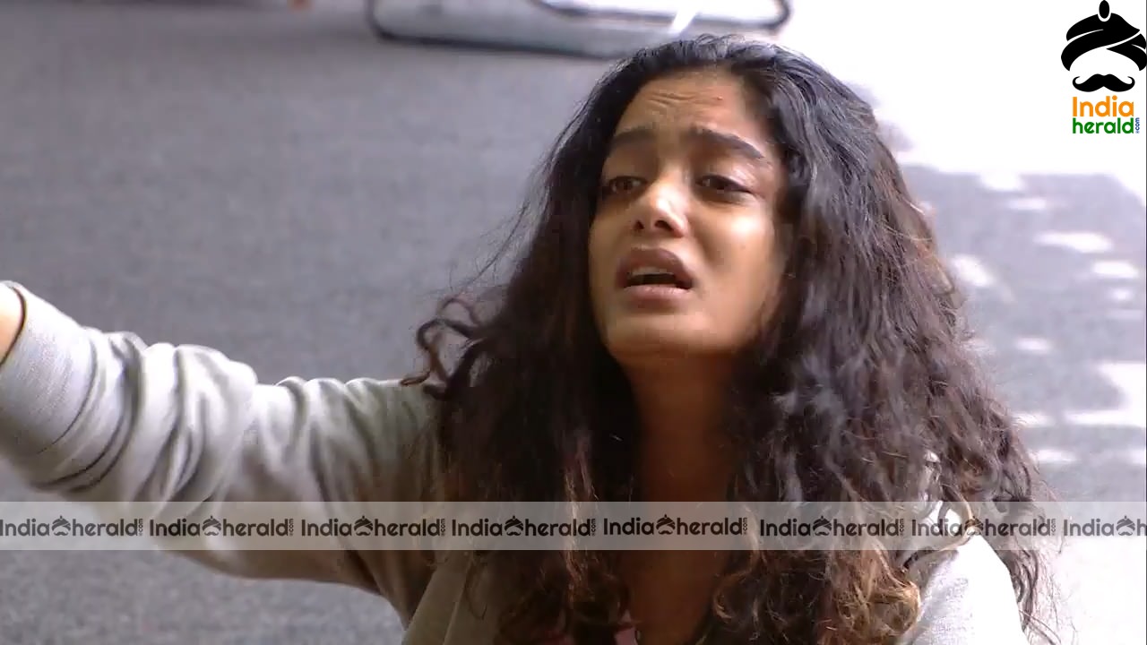 Bigg Boss Tamil Season 3 Day 51 Hot Stills Set 3