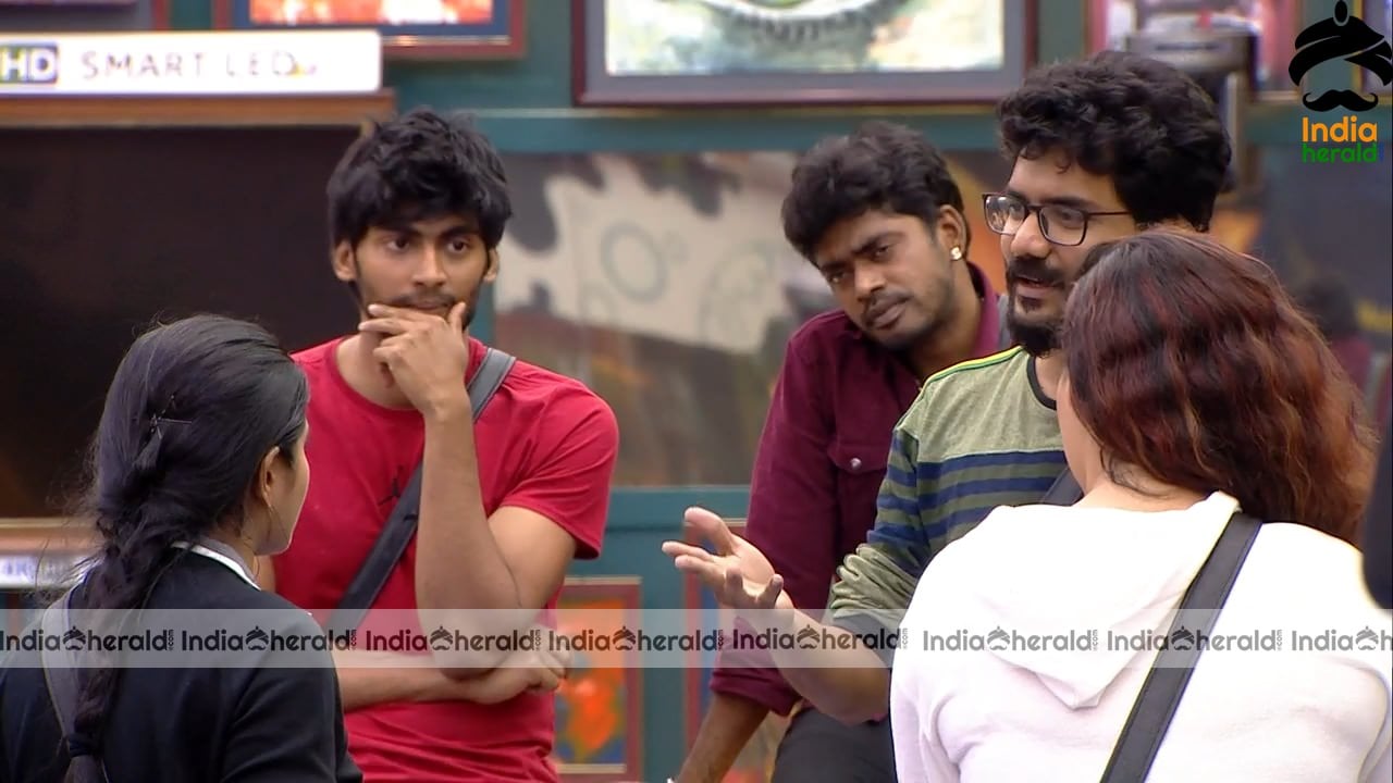 Bigg Boss Tamil Season 3 Day 52 Hot Stills Set 3