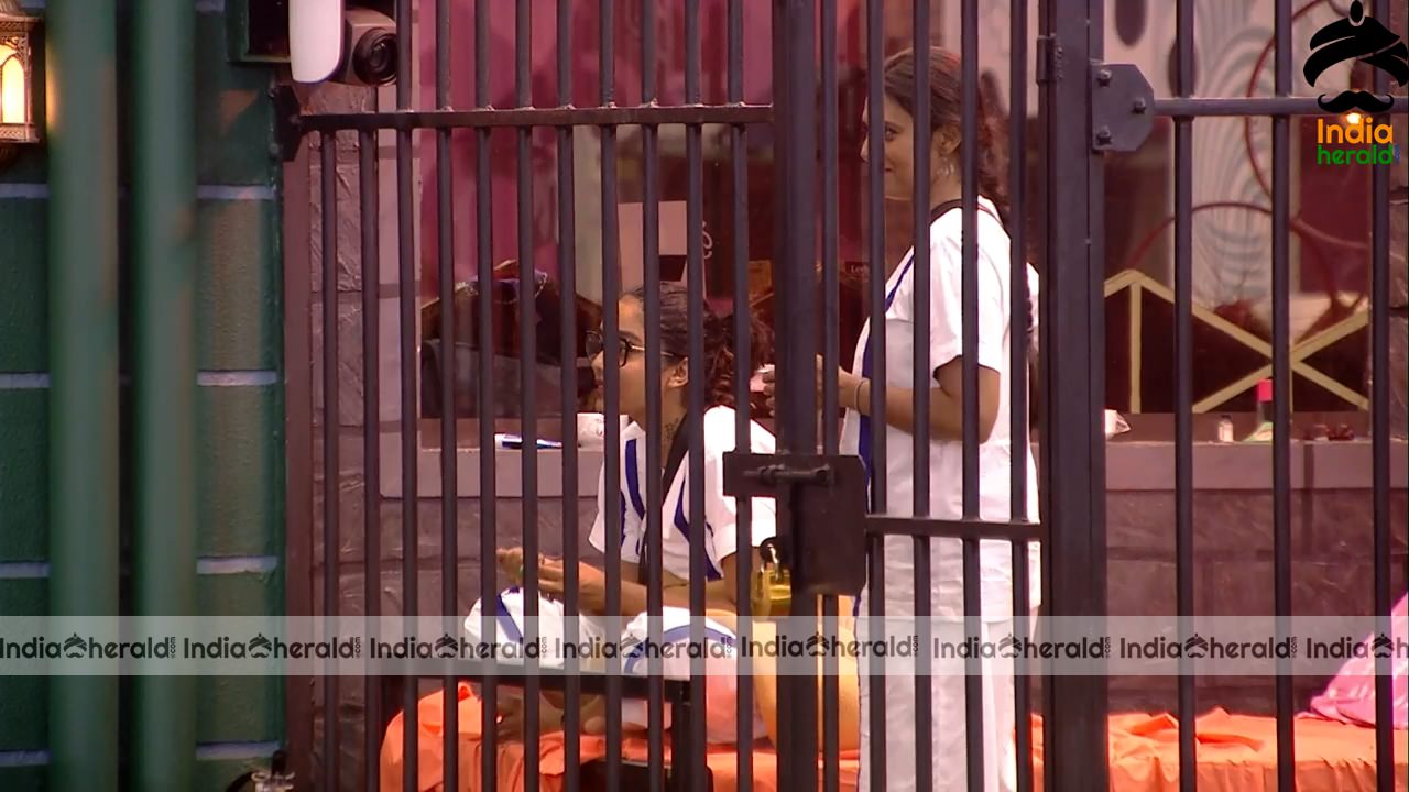 Bigg Boss Tamil Season 3 Day 52 Hot Stills Set 3