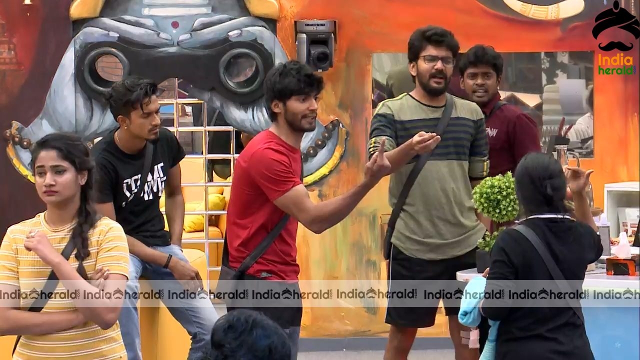 Bigg Boss Tamil Season 3 Day 52 Hot Stills Set 3