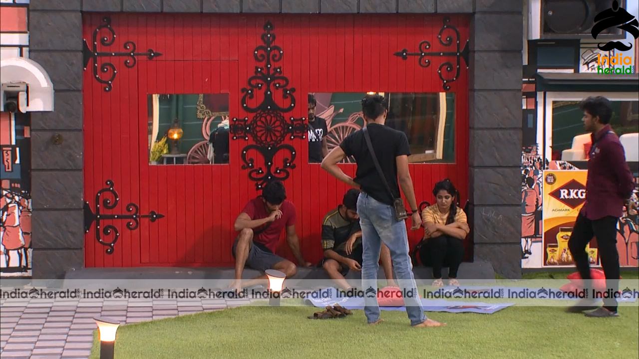 Bigg Boss Tamil Season 3 Day 52 Hot Stills Set 3