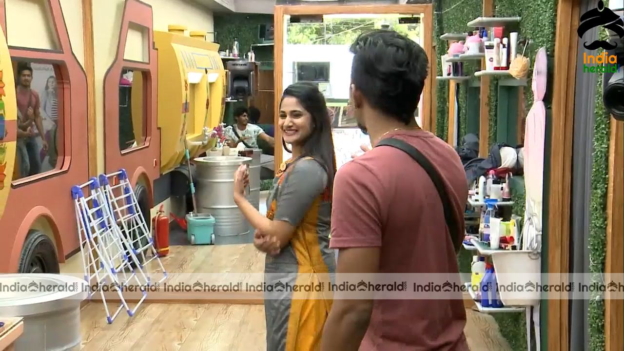 Bigg Boss Tamil Season 3 Day 53 Hot Stills Set 1