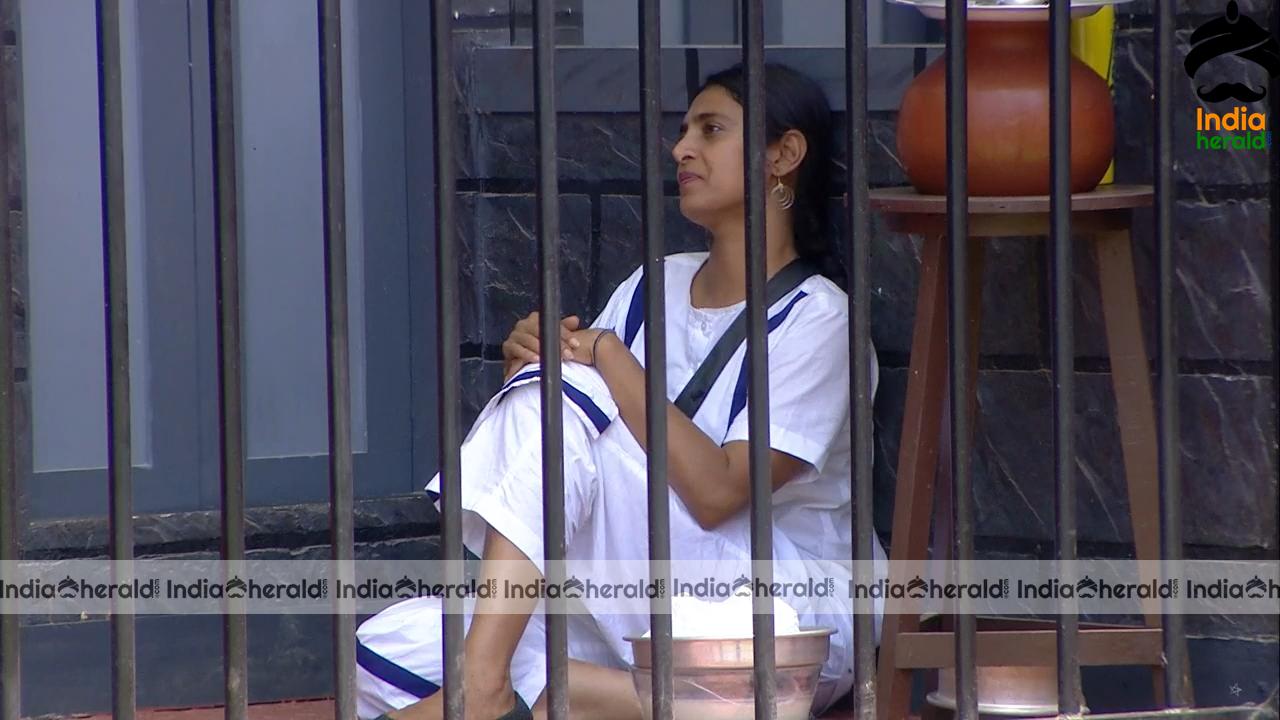 Bigg Boss Tamil Season 3 Day 53 Hot Stills Set 1