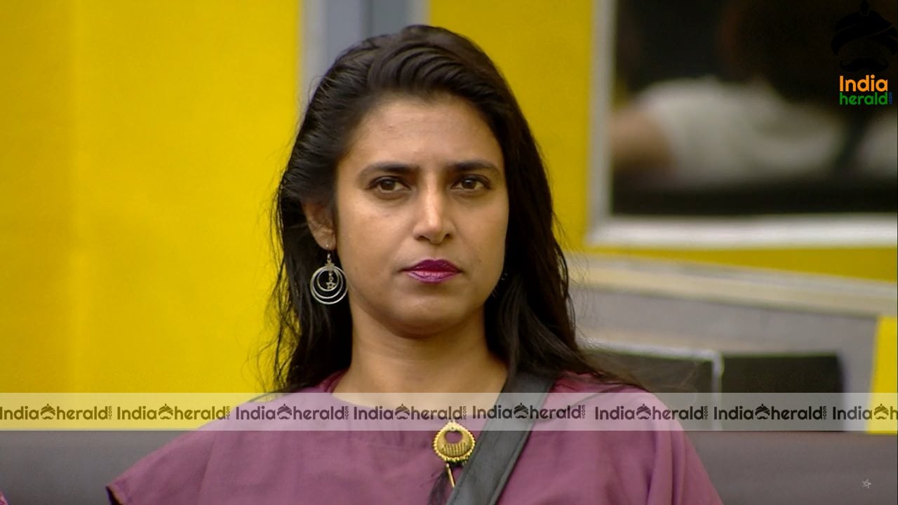 Bigg Boss Tamil Season 3 Day 53 Hot Stills Set 2