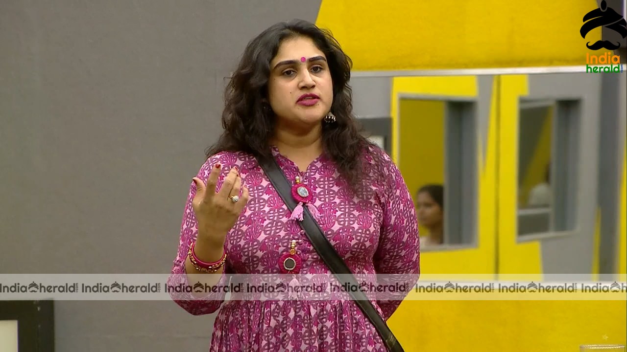 Bigg Boss Tamil Season 3 Day 53 Hot Stills Set 3