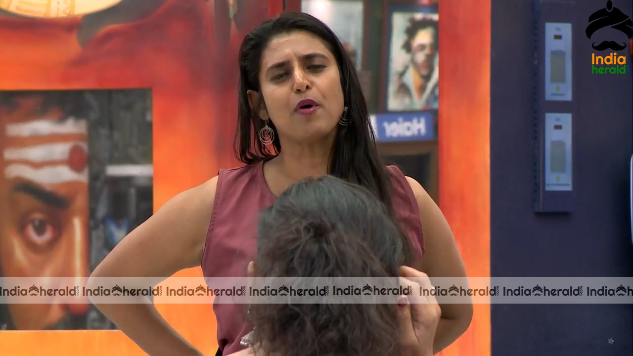 Bigg Boss Tamil Season 3 Day 53 Hot Stills Set 3