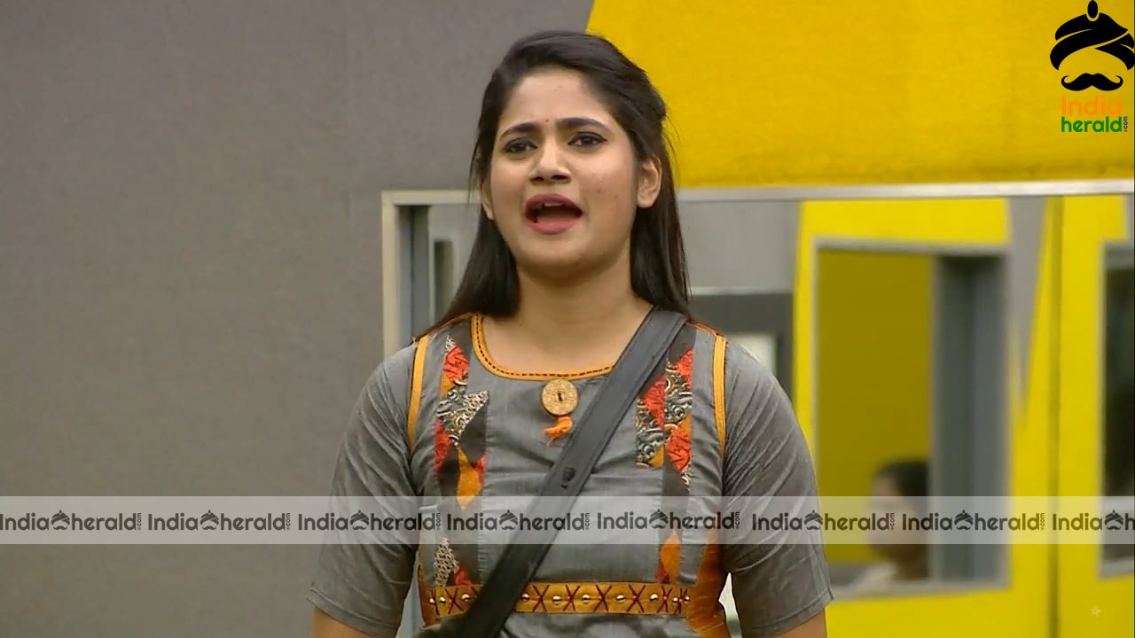 Bigg Boss Tamil Season 3 Day 53 Hot Stills Set 3