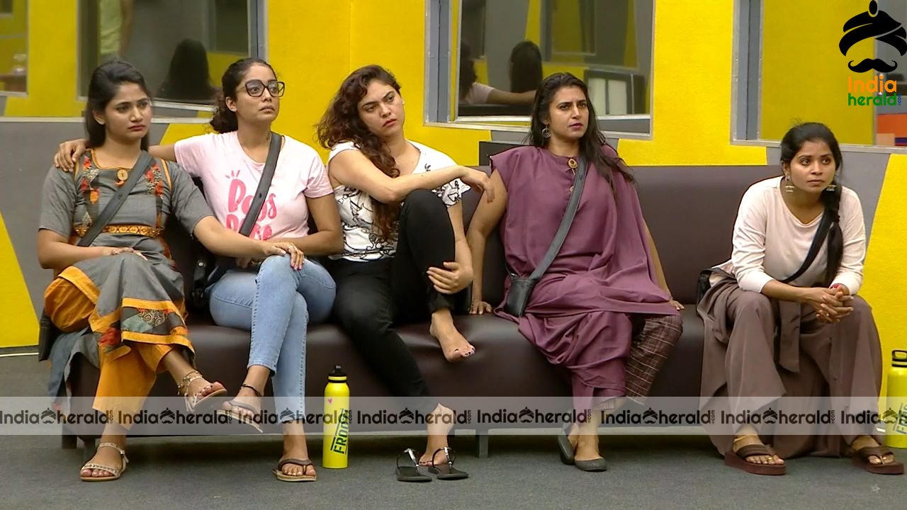 Bigg Boss Tamil Season 3 Day 53 Hot Stills Set 3