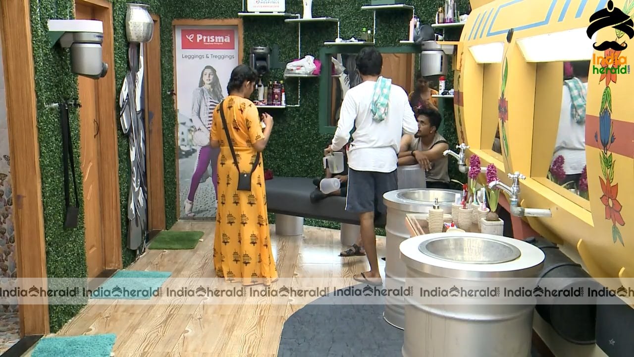 Bigg Boss Tamil Season 3 Day 54 Hot Stills Set 1