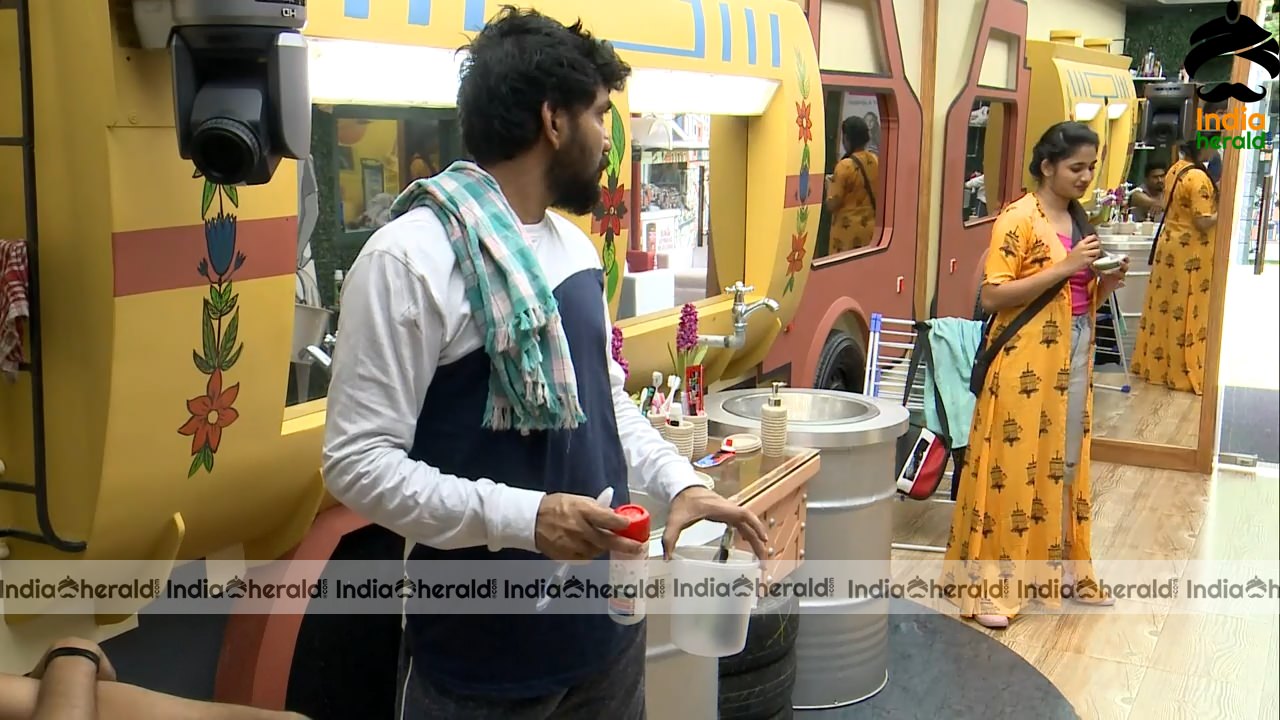 Bigg Boss Tamil Season 3 Day 54 Hot Stills Set 1