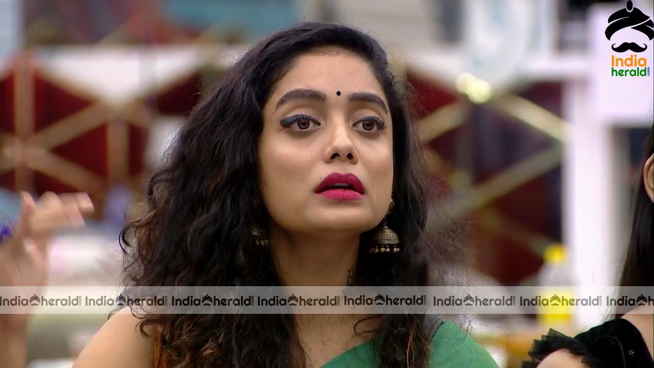 Bigg Boss Tamil Season 3 Day 55 Hot Stills Set 3