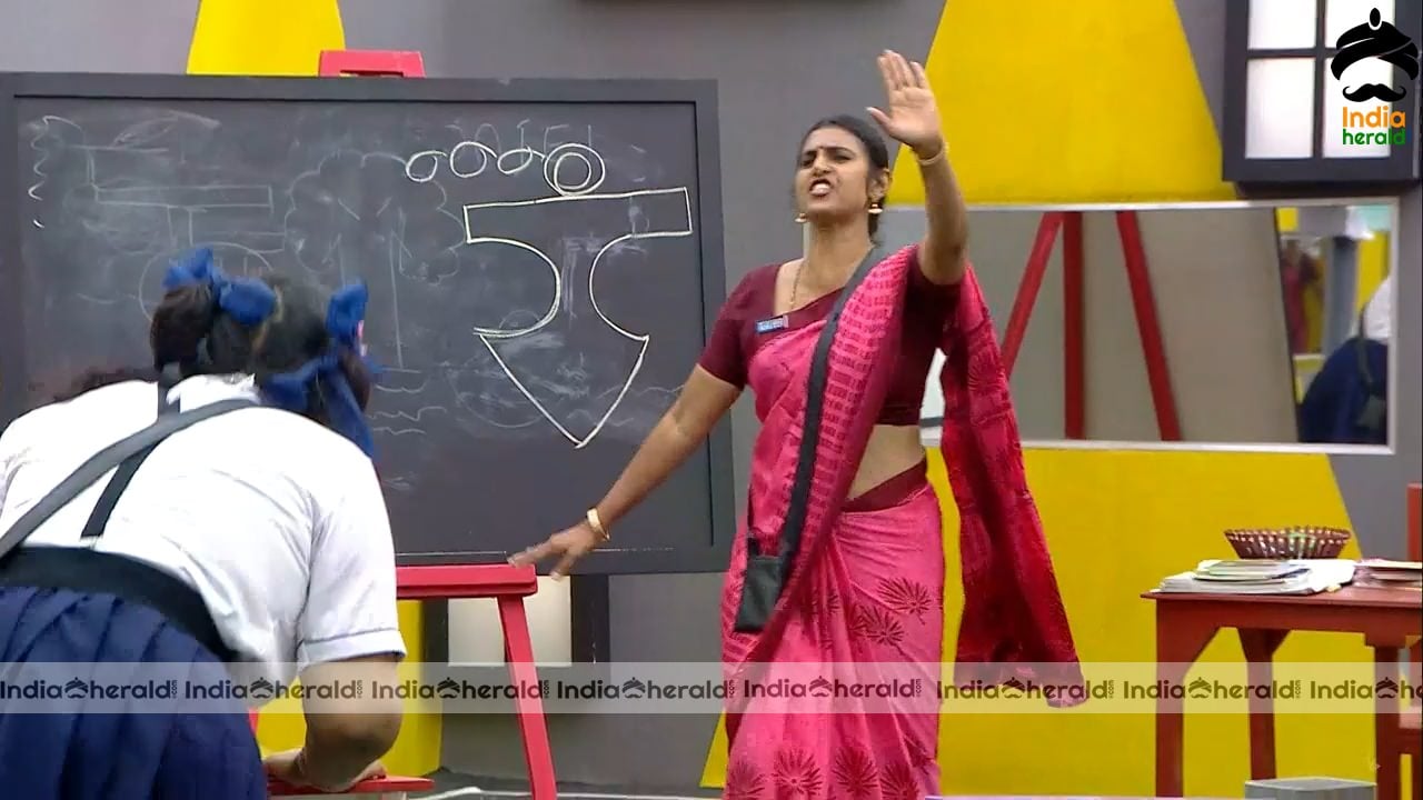 Bigg Boss Tamil Season 3 Day 58 Hot Stills Set 1