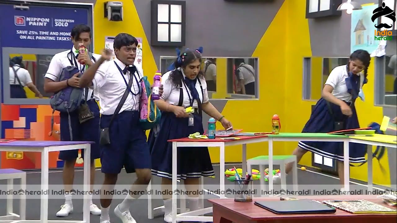 Bigg Boss Tamil Season 3 Day 58 Hot Stills Set 1