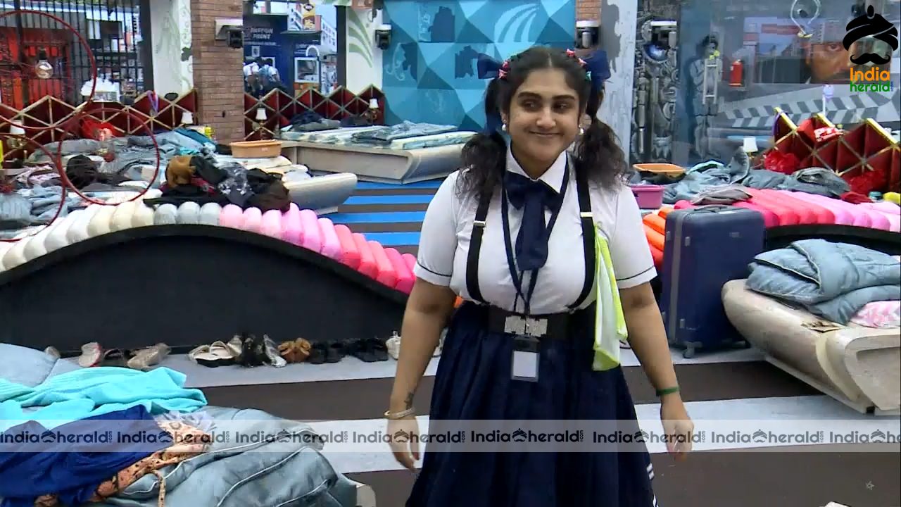 Bigg Boss Tamil Season 3 Day 58 Hot Stills Set 1