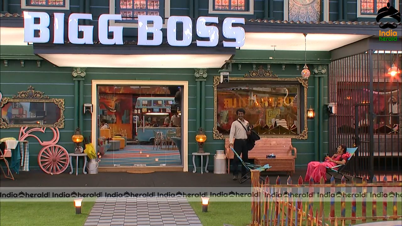 Bigg Boss Tamil Season 3 Day 58 Hot Stills Set 2