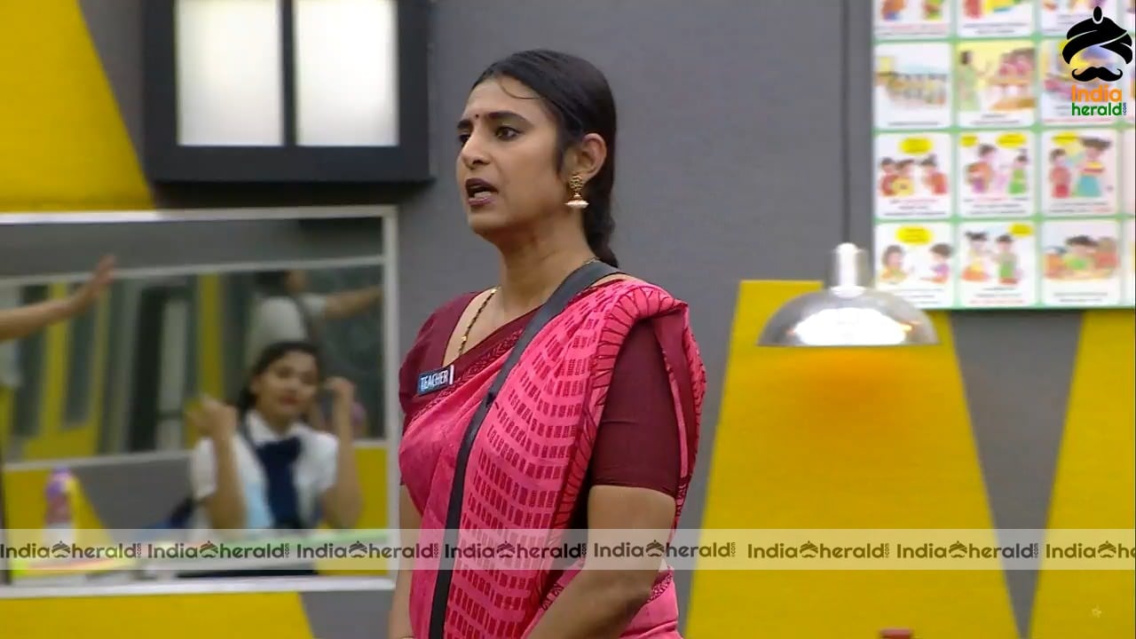 Bigg Boss Tamil Season 3 Day 58 Hot Stills Set 3
