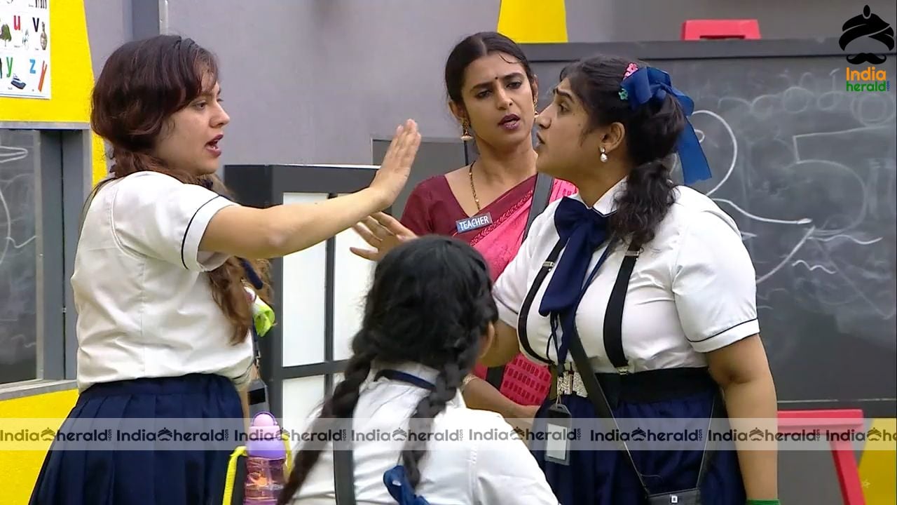 Bigg Boss Tamil Season 3 Day 58 Hot Stills Set 3
