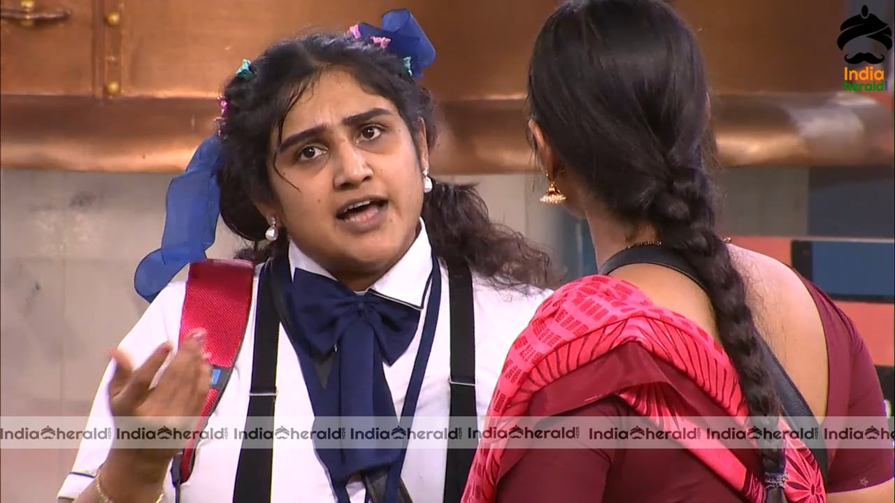 Bigg Boss Tamil Season 3 Day 58 Hot Stills Set 3