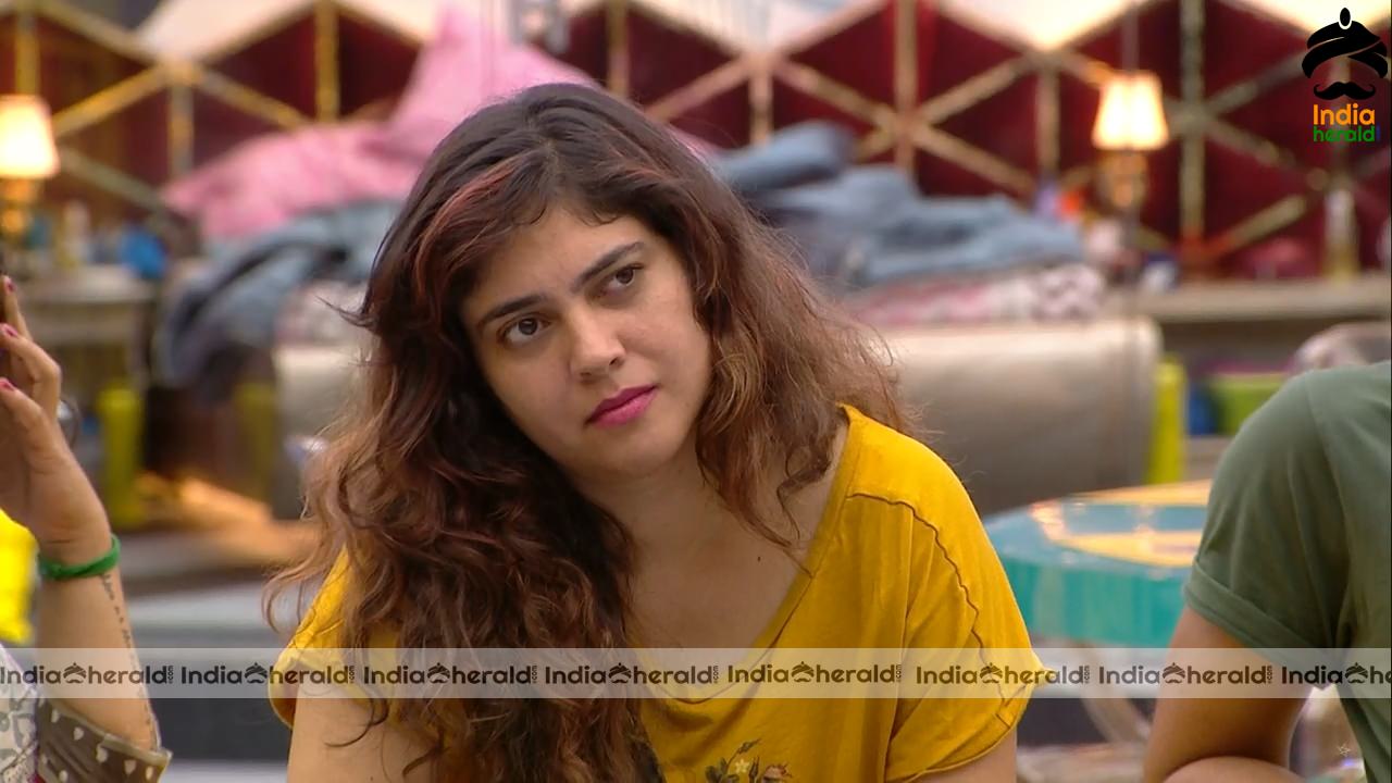 Bigg Boss Tamil Season 3 Day 58 Hot Stills Set 3