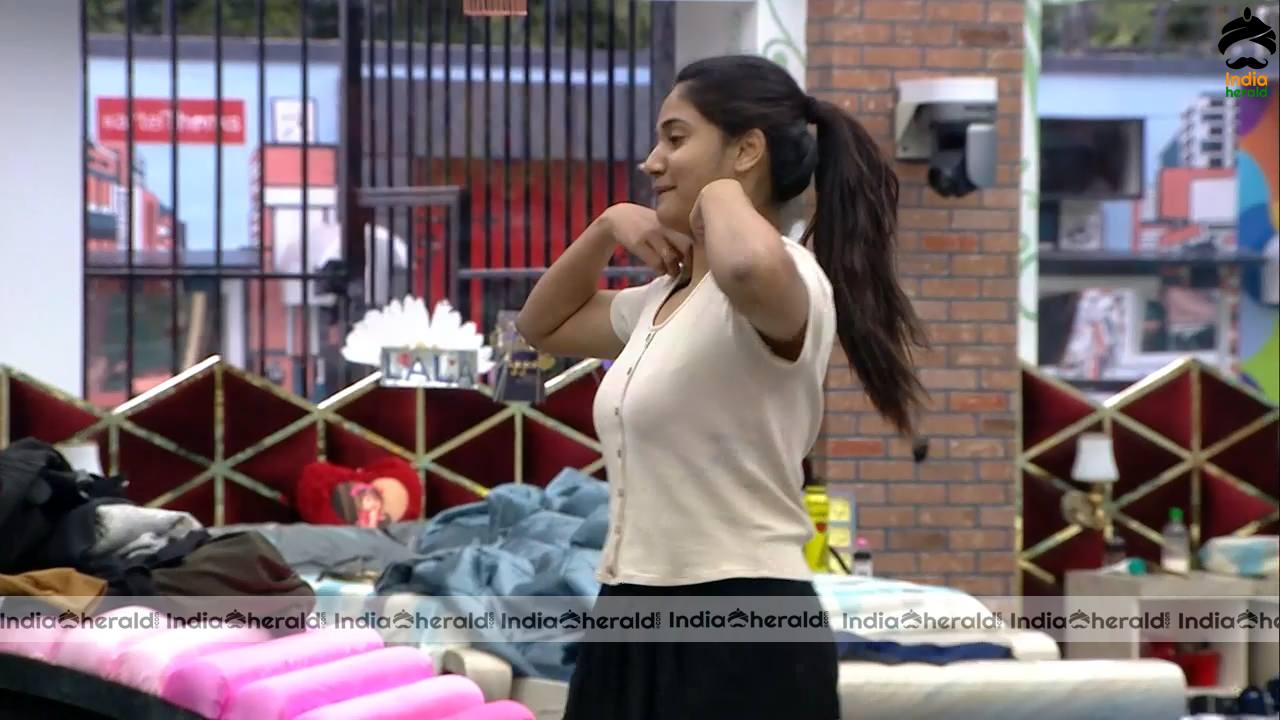 Bigg Boss Tamil Season 3 Day 59 Hot Stills Set 1