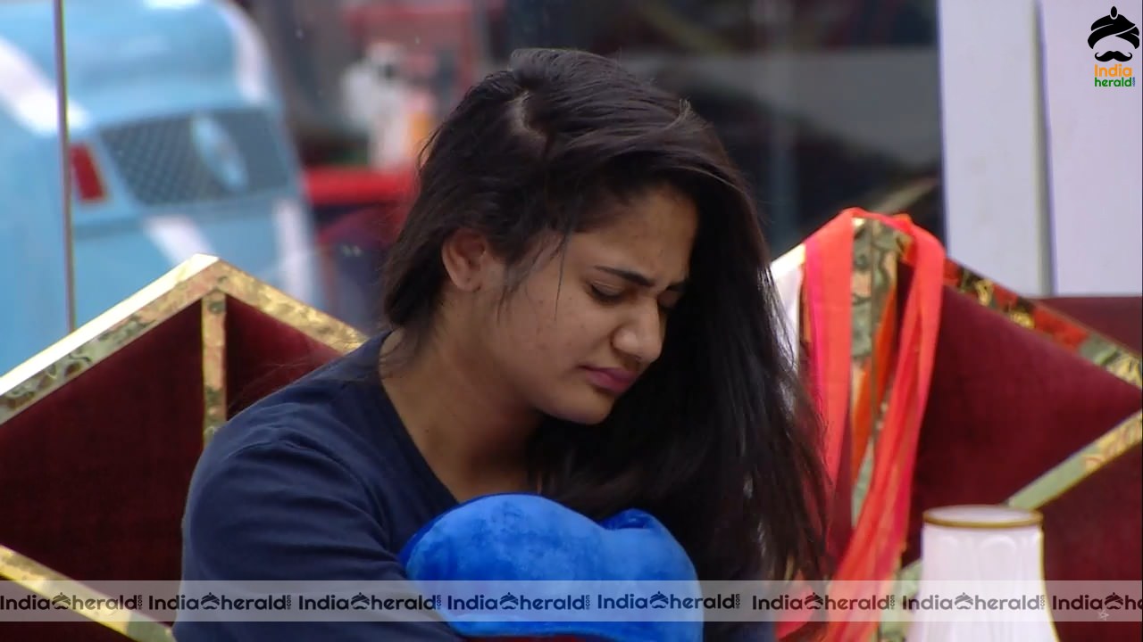 Bigg Boss Tamil Season 3 Day 60 Hot Stills Set 1