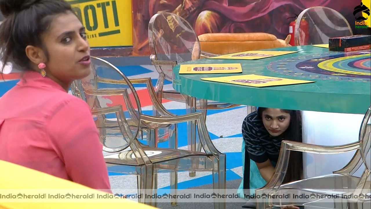 Bigg Boss Tamil Season 3 Day 60 Hot Stills Set 2