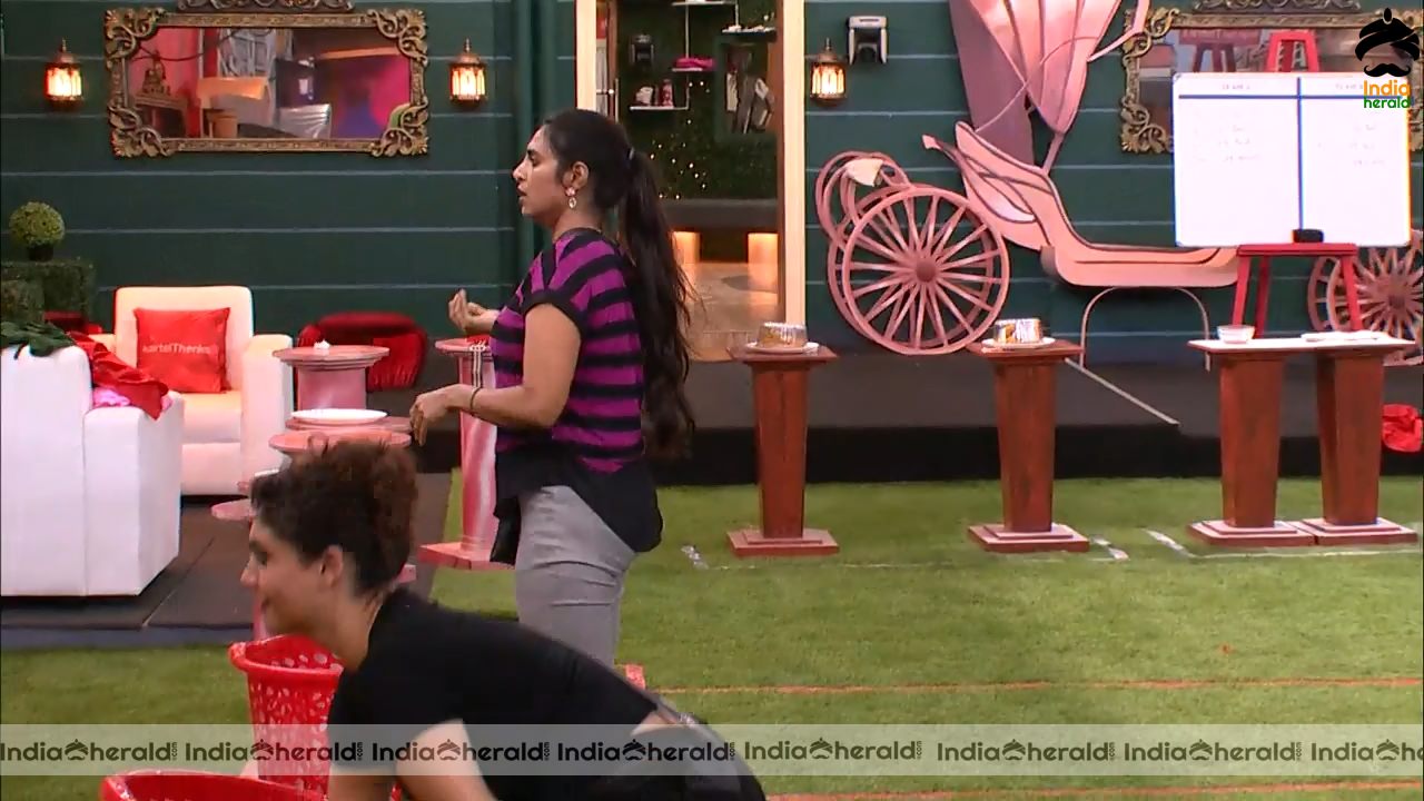 Bigg Boss Tamil Season 3 Day 61 Hot Stills Set 3