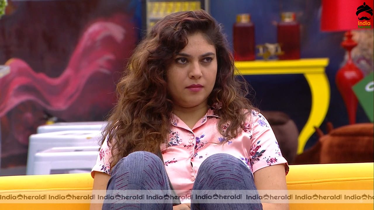Bigg Boss Tamil Season 3 Day 61 Hot Stills Set 3