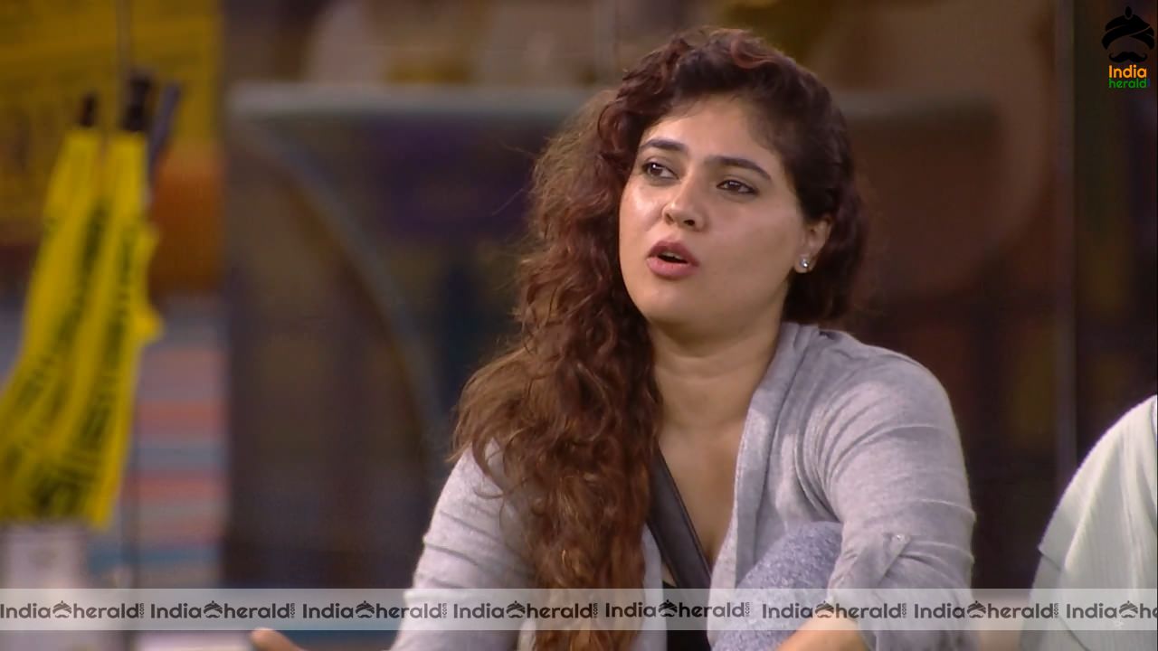 Bigg Boss Tamil Season 3 Day 65 Hot Stills Set 2