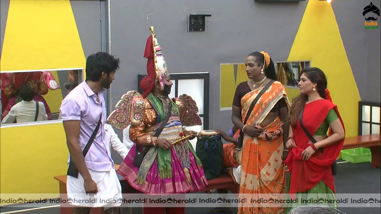 Bigg Boss Tamil Season 3 Day 66 Hot Stills Set 3