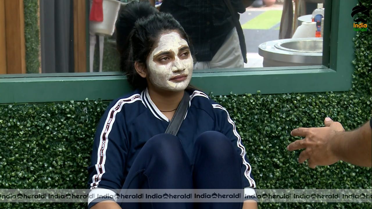 Bigg Boss Tamil Season 3 Day 67 Hot Stills Set 1