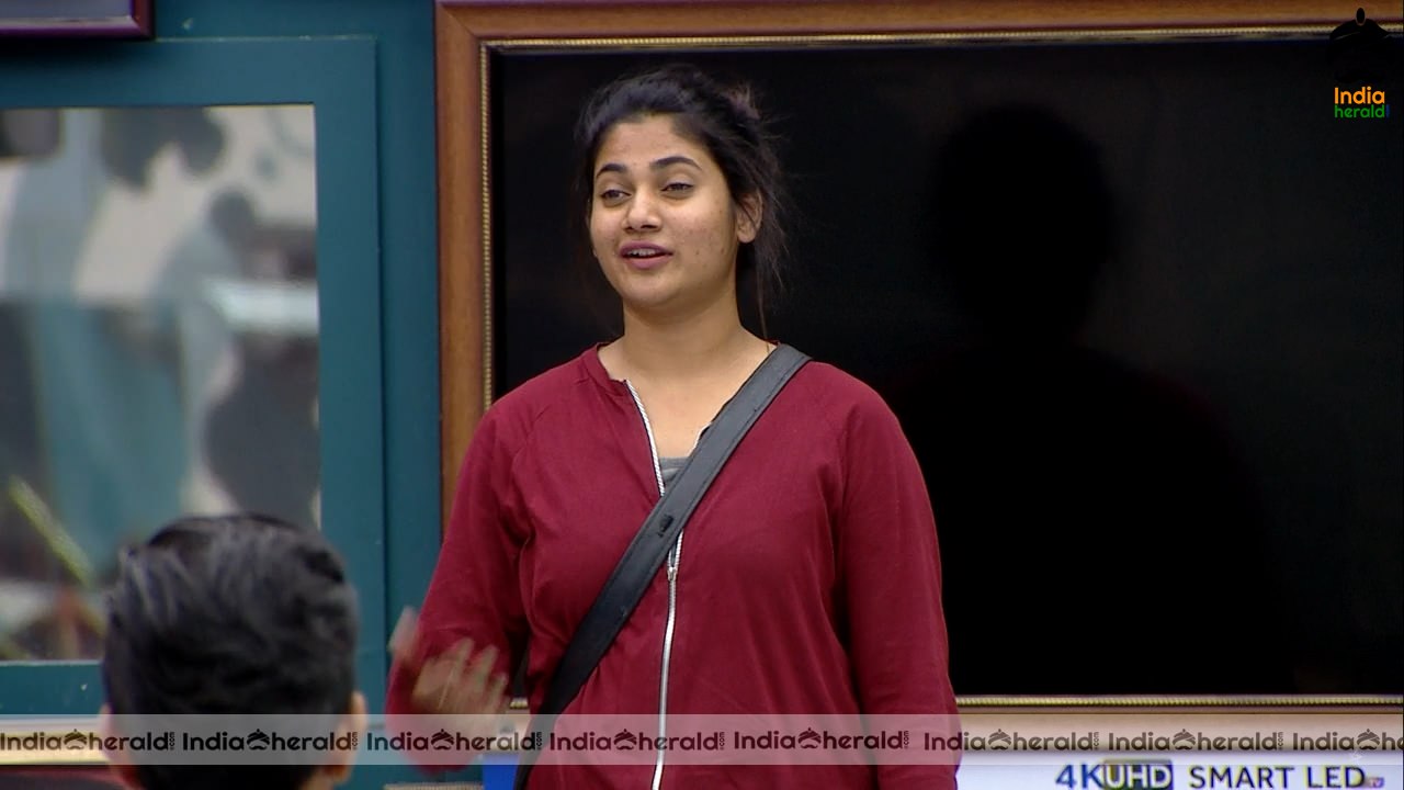 Bigg Boss Tamil Season 3 Day 68 Hot Stills Set 2